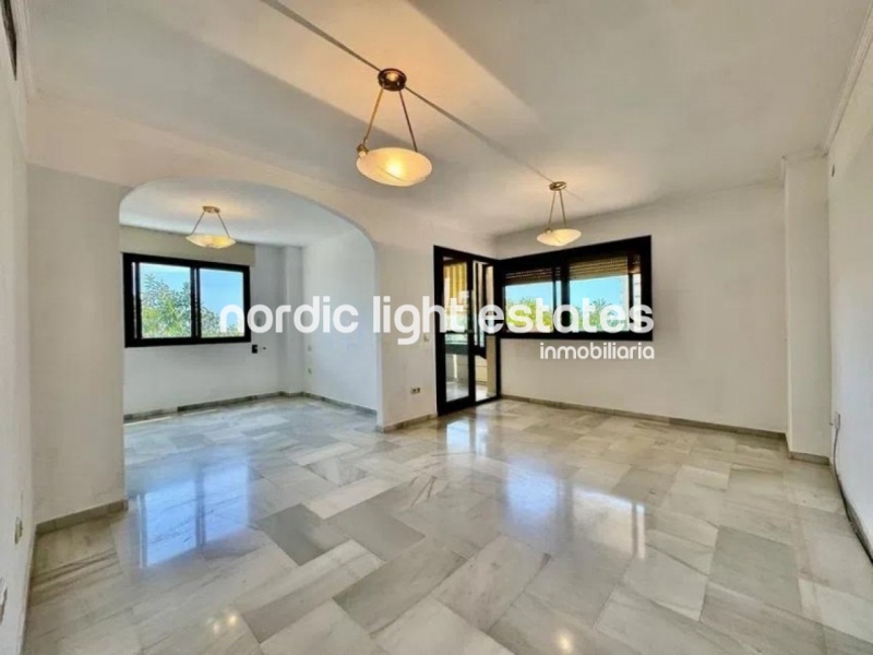 Fantástico apartamento rn primera línea de la playa en La Carihuela