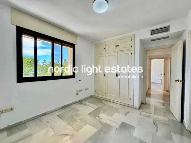 Fantástico apartamento rn primera línea de la playa en La Carihuela