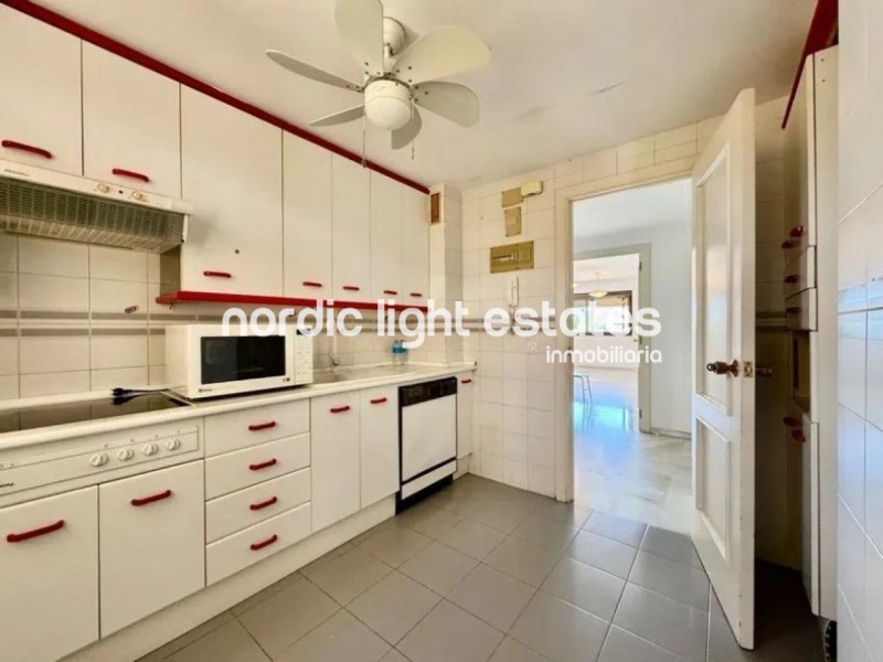 Fantástico apartamento rn primera línea de la playa en La Carihuela