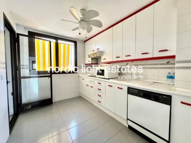 Fantástico apartamento rn primera línea de la playa en La Carihuela