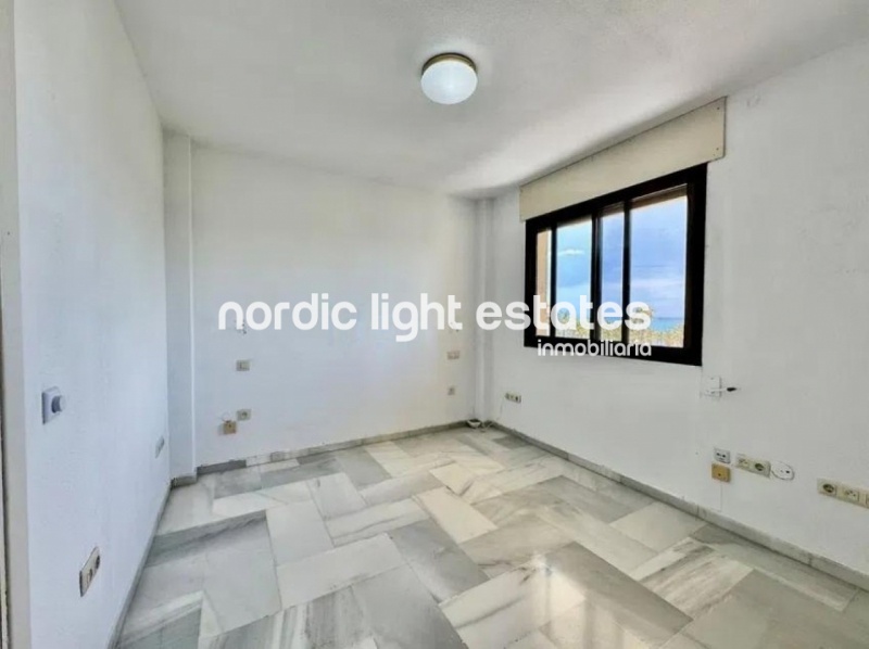 Fantástico apartamento rn primera línea de la playa en La Carihuela