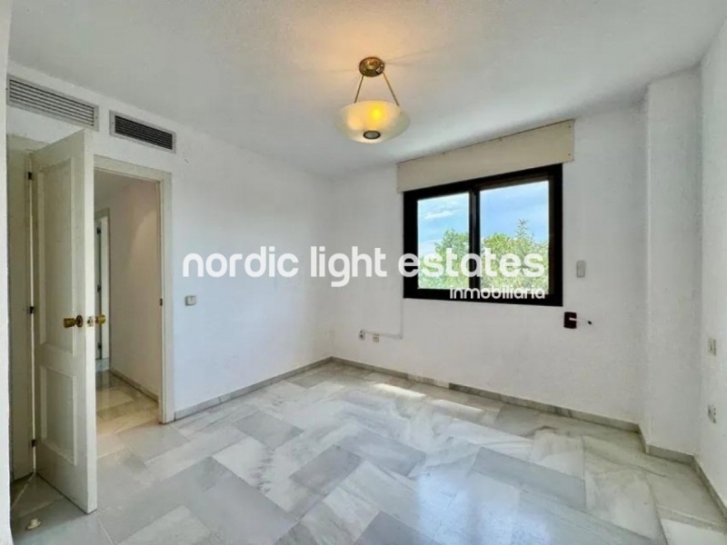 Fantástico apartamento rn primera línea de la playa en La Carihuela