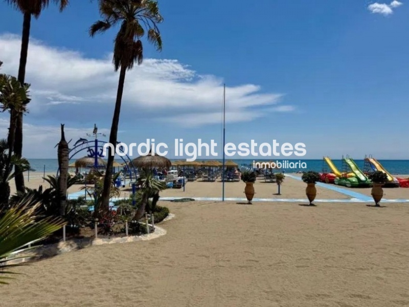 Fantástico apartamento rn primera línea de la playa en La Carihuela