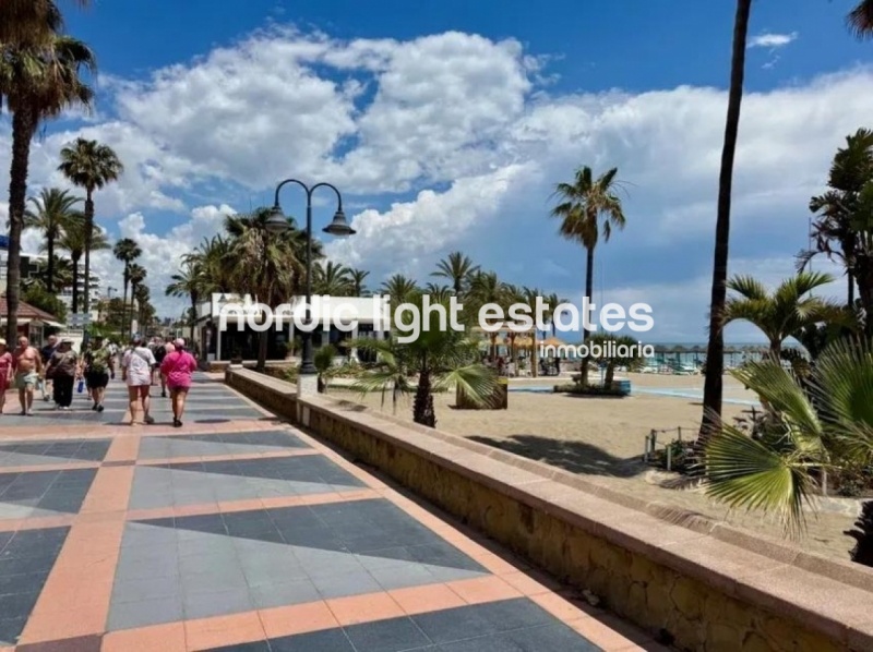 Fantástico apartamento rn primera línea de la playa en La Carihuela