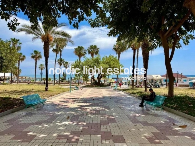 Fantástico apartamento rn primera línea de la playa en La Carihuela