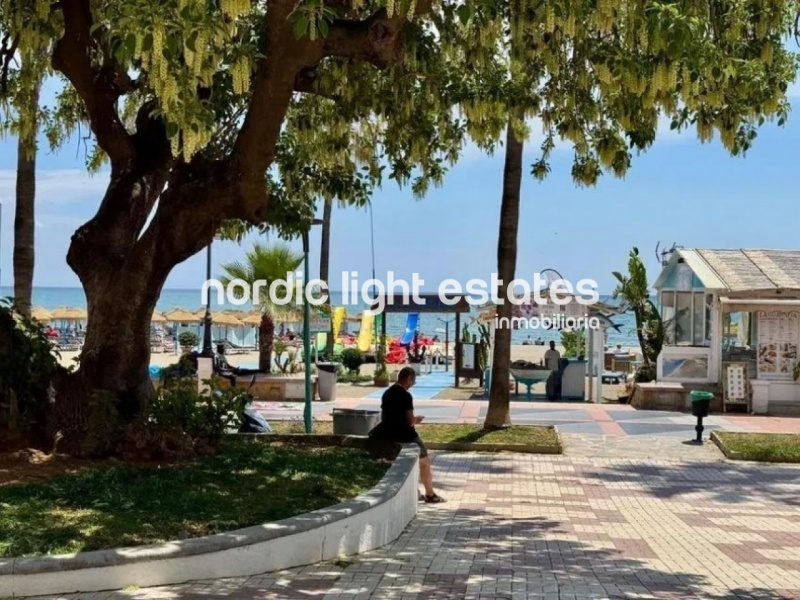 Fantástico apartamento rn primera línea de la playa en La Carihuela