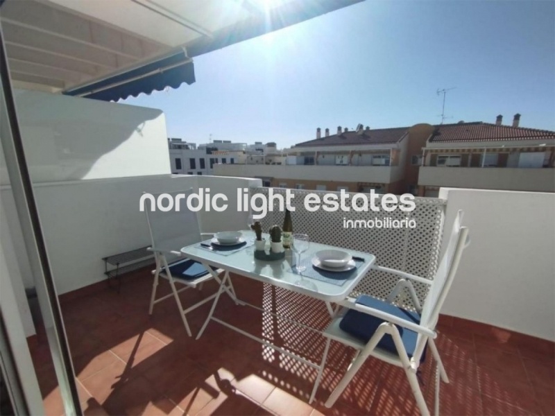 Lovely top floor apartment with private roof terrace and private parking space