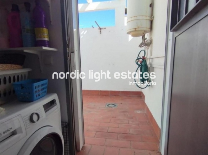 Lovely top floor apartment with private roof terrace and private parking space