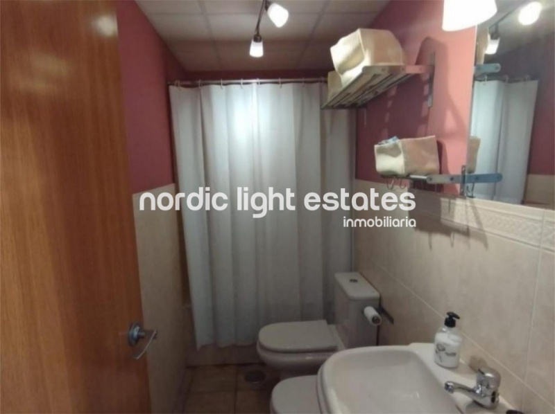 Lovely top floor apartment with private roof terrace and private parking space