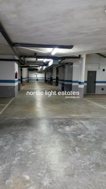 Lovely top floor apartment with private roof terrace and private parking space