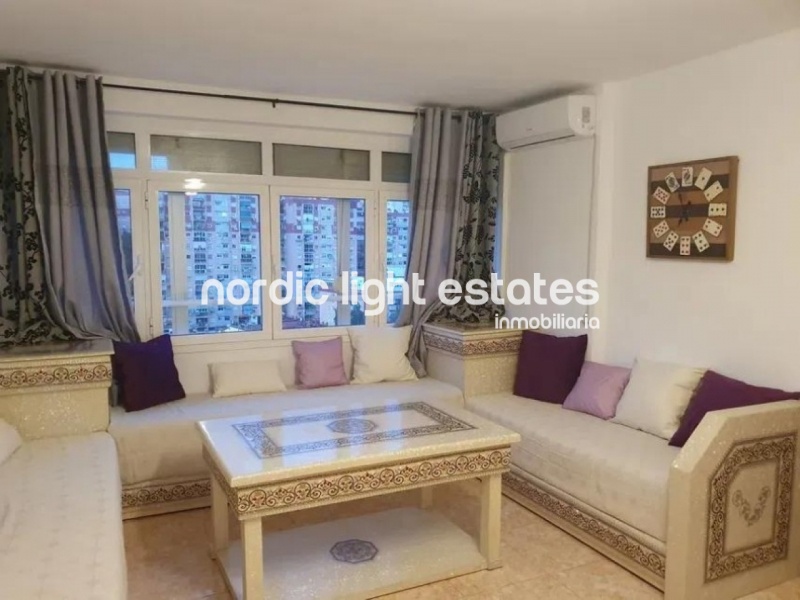 Amplio piso, ubicación estratégica 