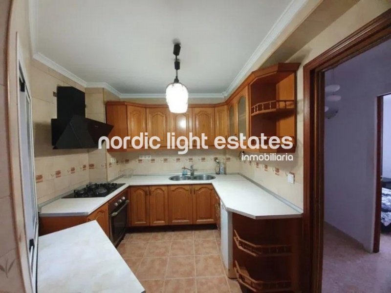 Amplio piso, ubicación estratégica 