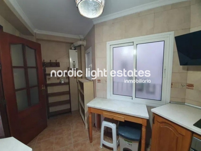 Amplio piso, ubicación estratégica 