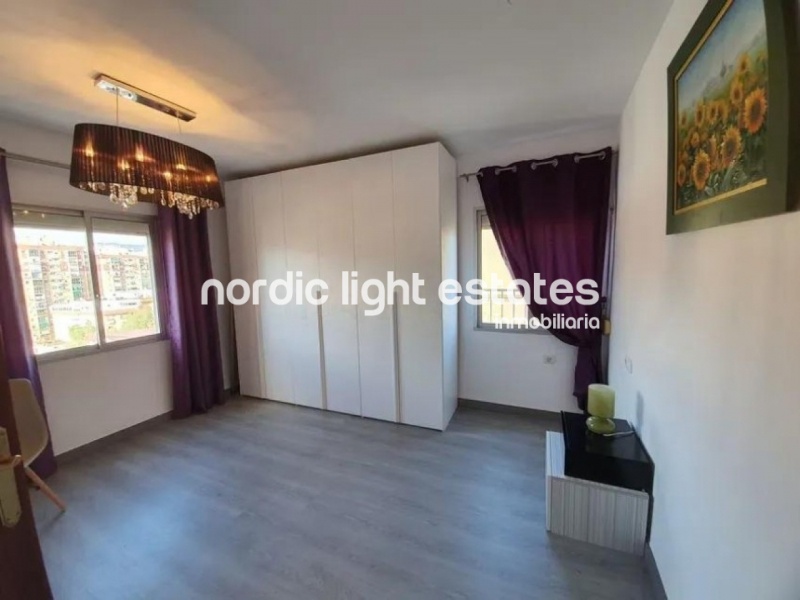 Amplio piso, ubicación estratégica 