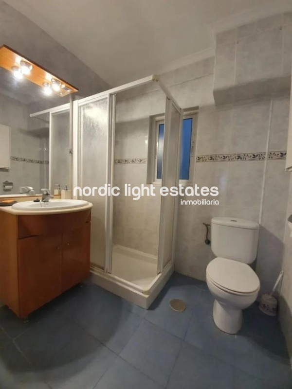 Amplio piso, ubicación estratégica 