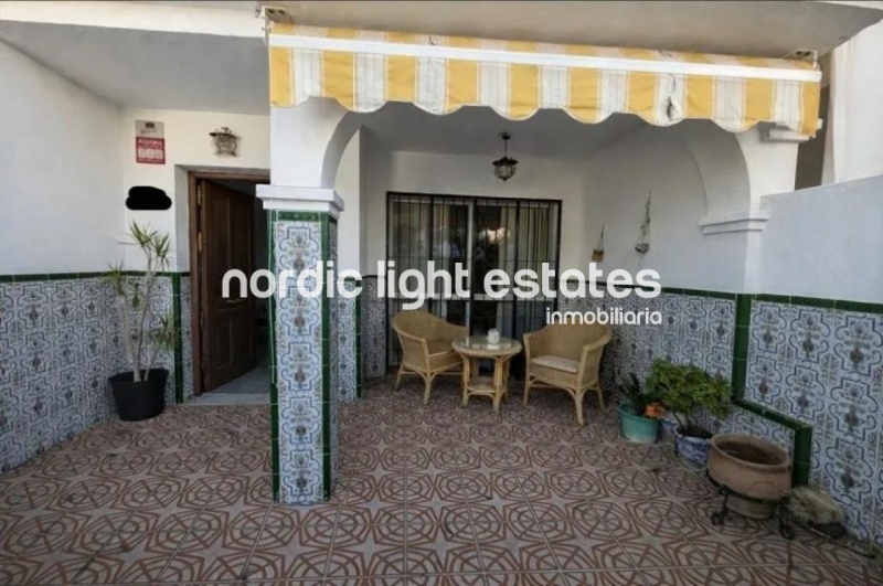 Well maintained charming townhouse 