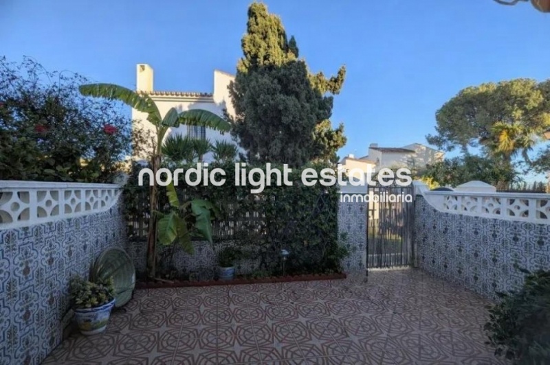 Well maintained charming townhouse 