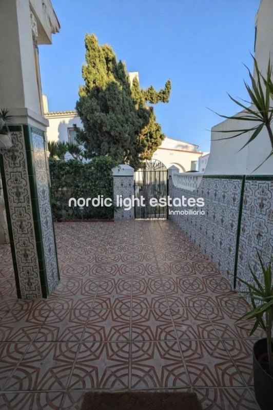 Well maintained charming townhouse 