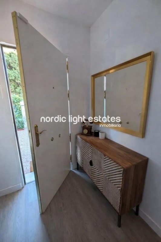 Well maintained charming townhouse 