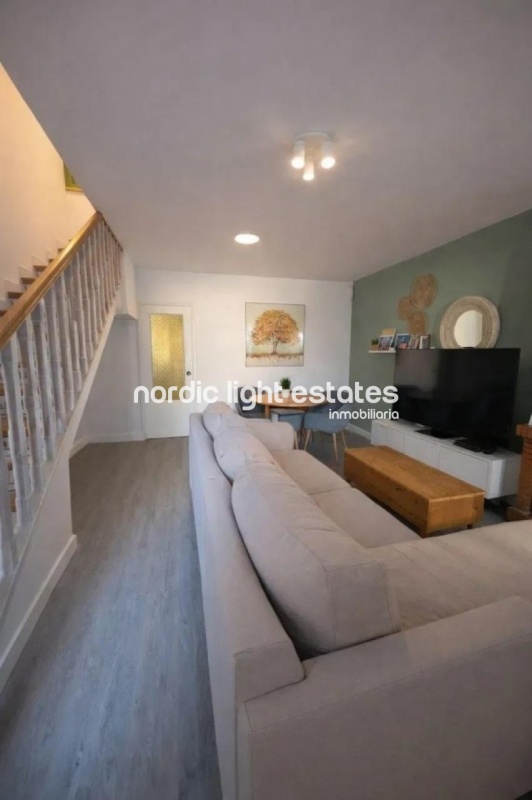 Well maintained charming townhouse 