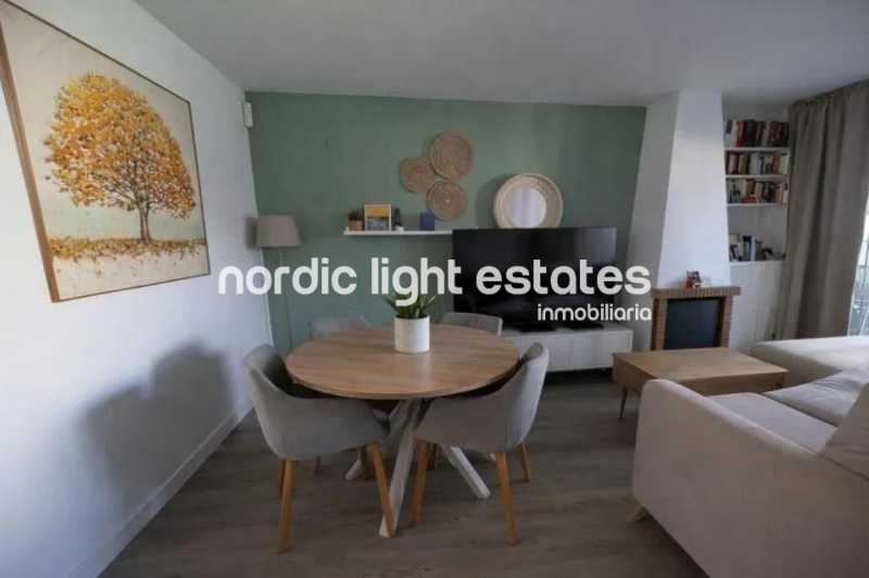 Well maintained charming townhouse 