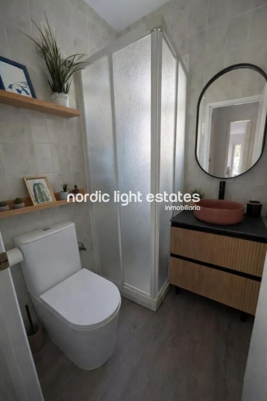 Well maintained charming townhouse 