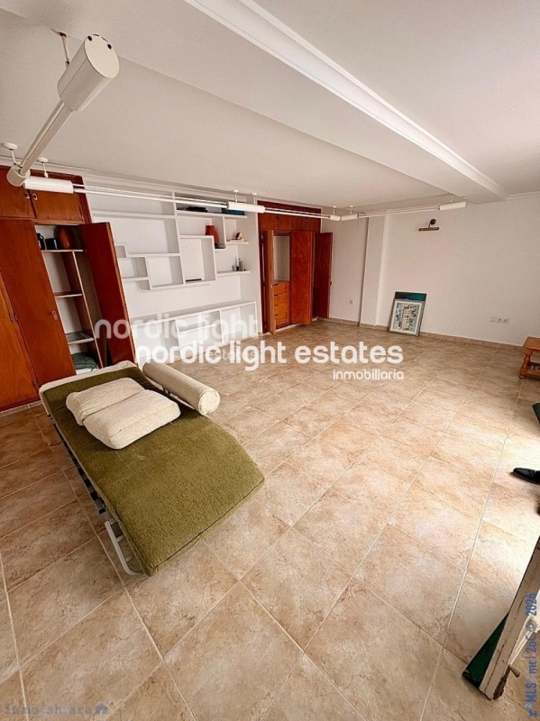 Attractive very spacious townhouse