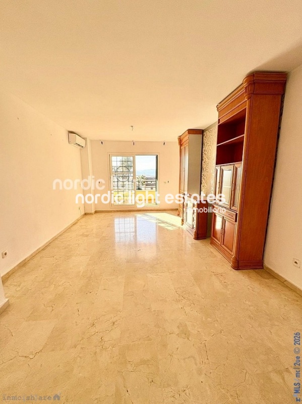 Excellent apartment 4 beds, 2 baths, parking space