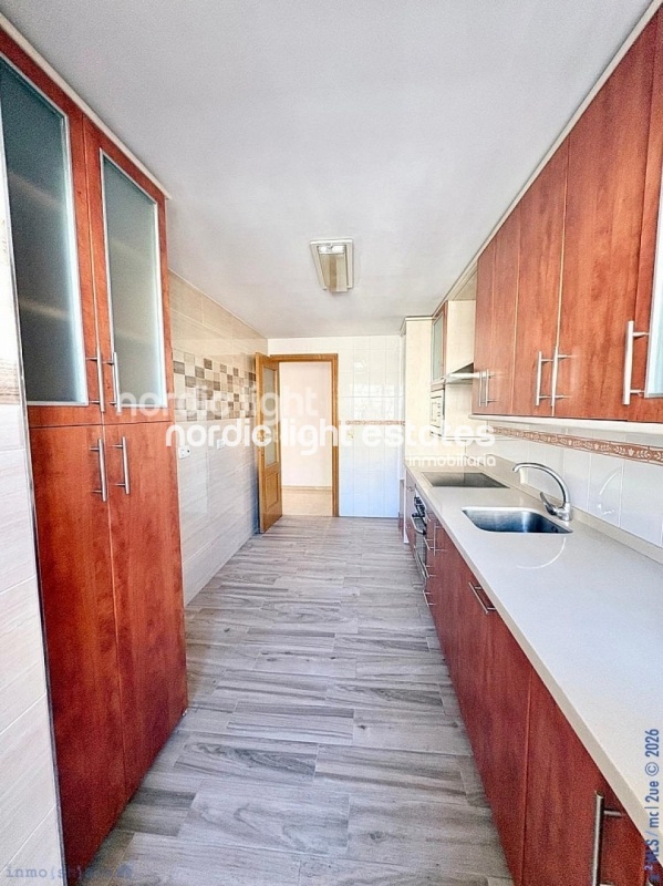 Excellent apartment 4 beds, 2 baths, parking space