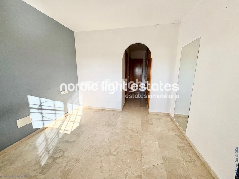 Excellent apartment 4 beds, 2 baths, parking space