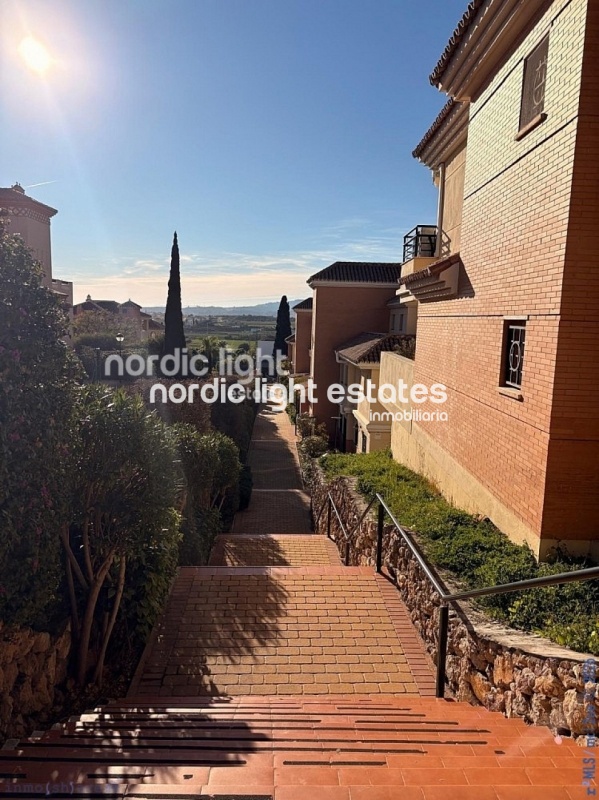 Excellent apartment 4 beds, 2 baths, parking space