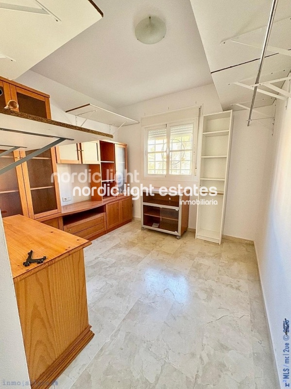 Excellent apartment 4 beds, 2 baths, parking space