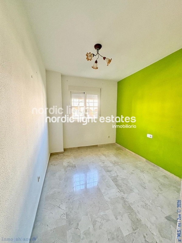 Excellent apartment 4 beds, 2 baths, parking space