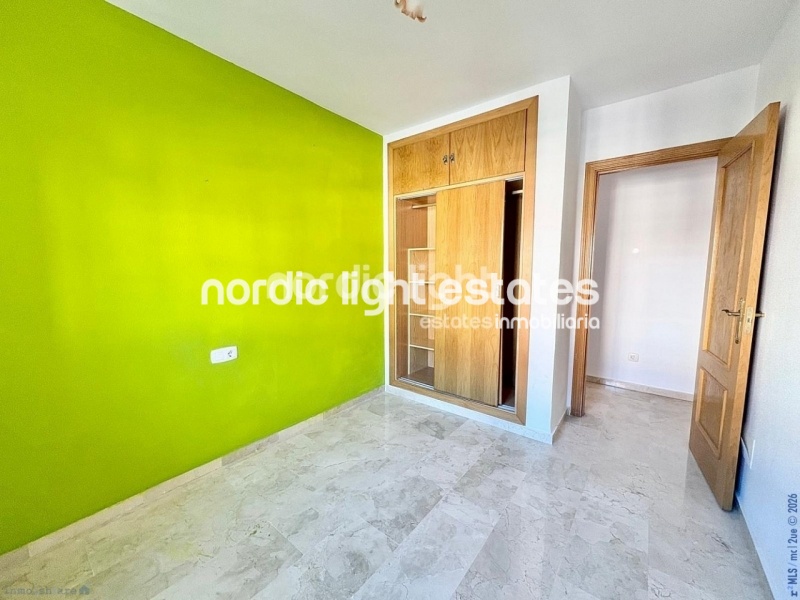 Excellent apartment 4 beds, 2 baths, parking space