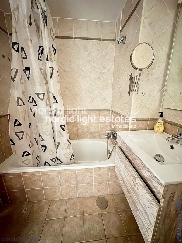 Excellent apartment 4 beds, 2 baths, parking space