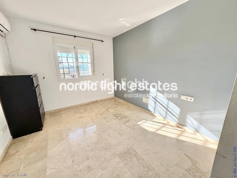 Excellent apartment 4 beds, 2 baths, parking space