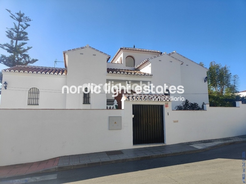 Magnífica villa independiente a tan solo 700 metros de Playa de Burriana