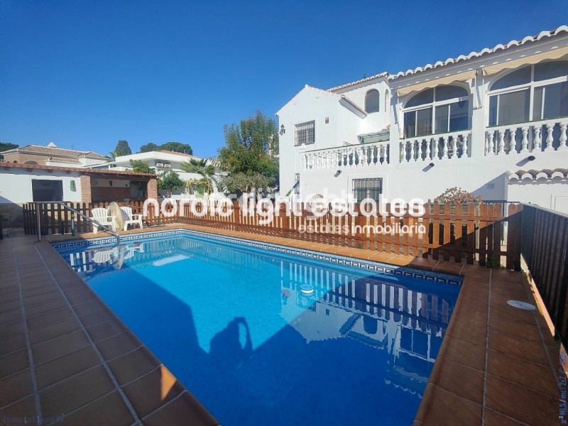 Magnífica villa independiente a tan solo 700 metros de Playa de Burriana
