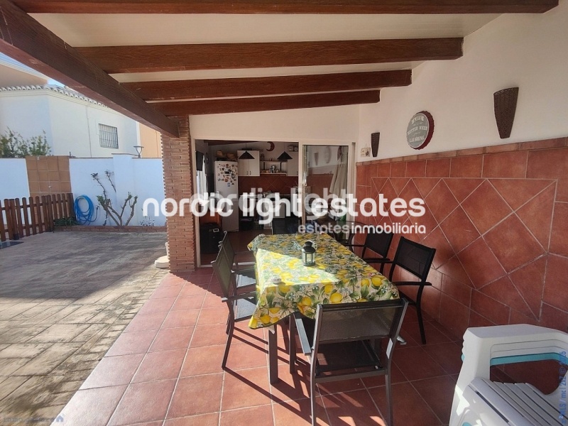 Magnífica villa independiente a tan solo 700 metros de Playa de Burriana