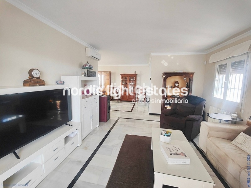 Magnífica villa independiente a tan solo 700 metros de Playa de Burriana