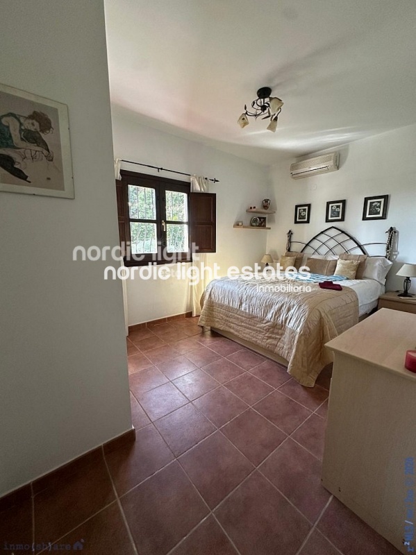 Estupenda casa de campo con un terreno de 6.000m2