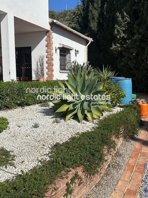 Estupenda casa de campo con un terreno de 6.000m2