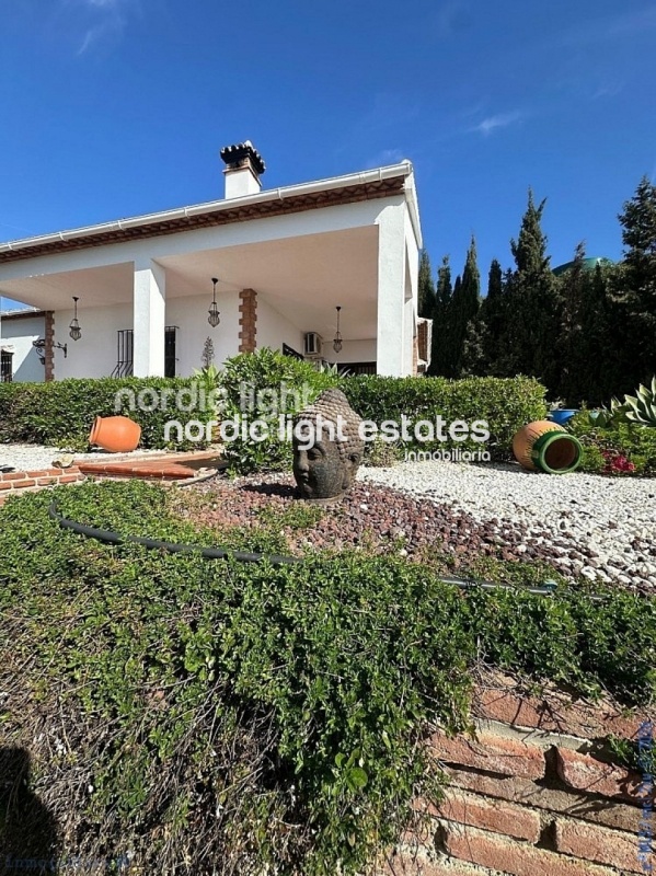 Estupenda casa de campo con un terreno de 6.000m2