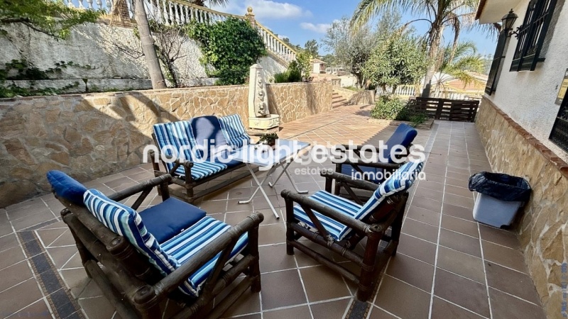 Gran villa, casa de invitados, producción de aguacates