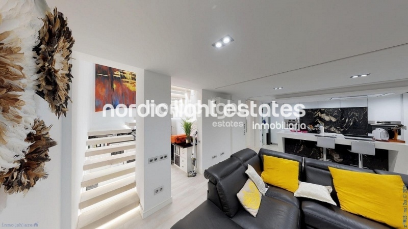 Extravagante y moderno dúplex en segunda línea de la playa