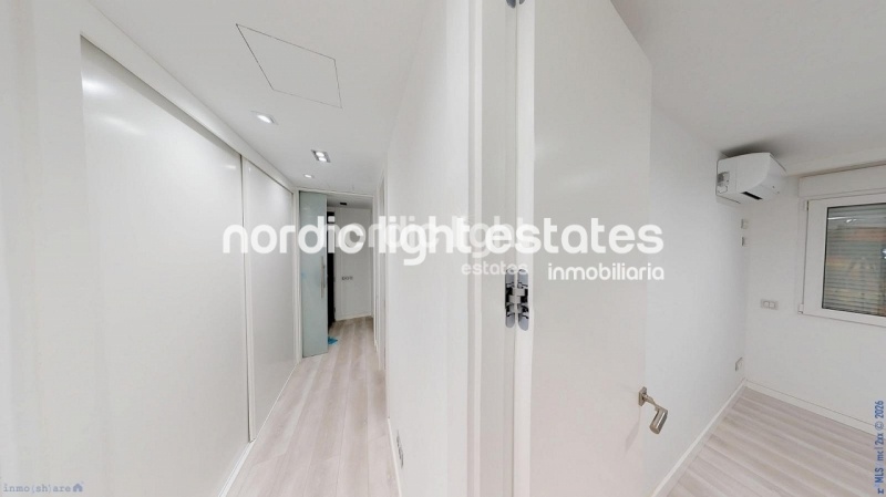 Extravagante y moderno dúplex en segunda línea de la playa