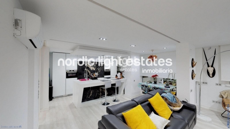 Extravagante y moderno dúplex en segunda línea de la playa