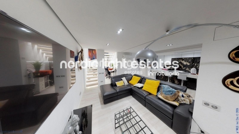 Extravagante y moderno dúplex en segunda línea de la playa