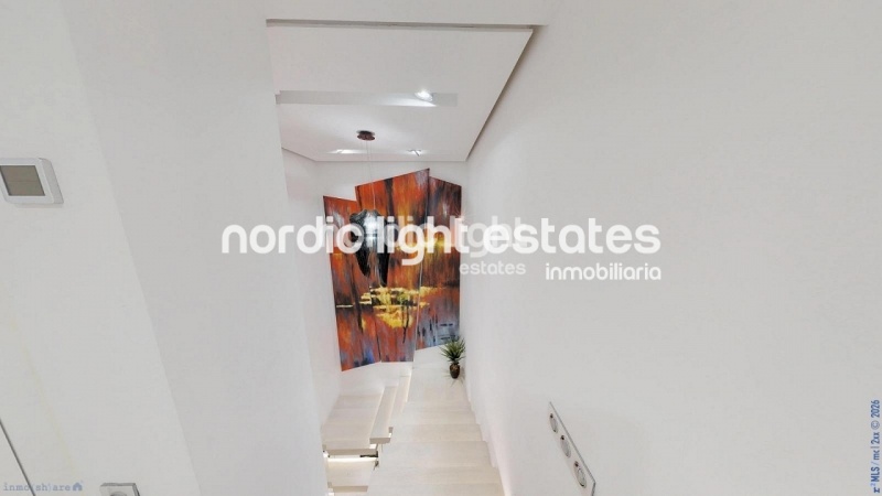 Extravagante y moderno dúplex en segunda línea de la playa