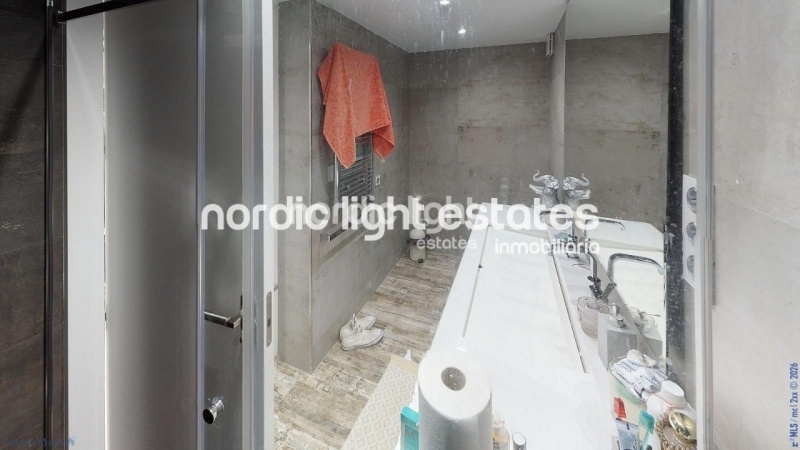 Extravagante y moderno dúplex en segunda línea de la playa